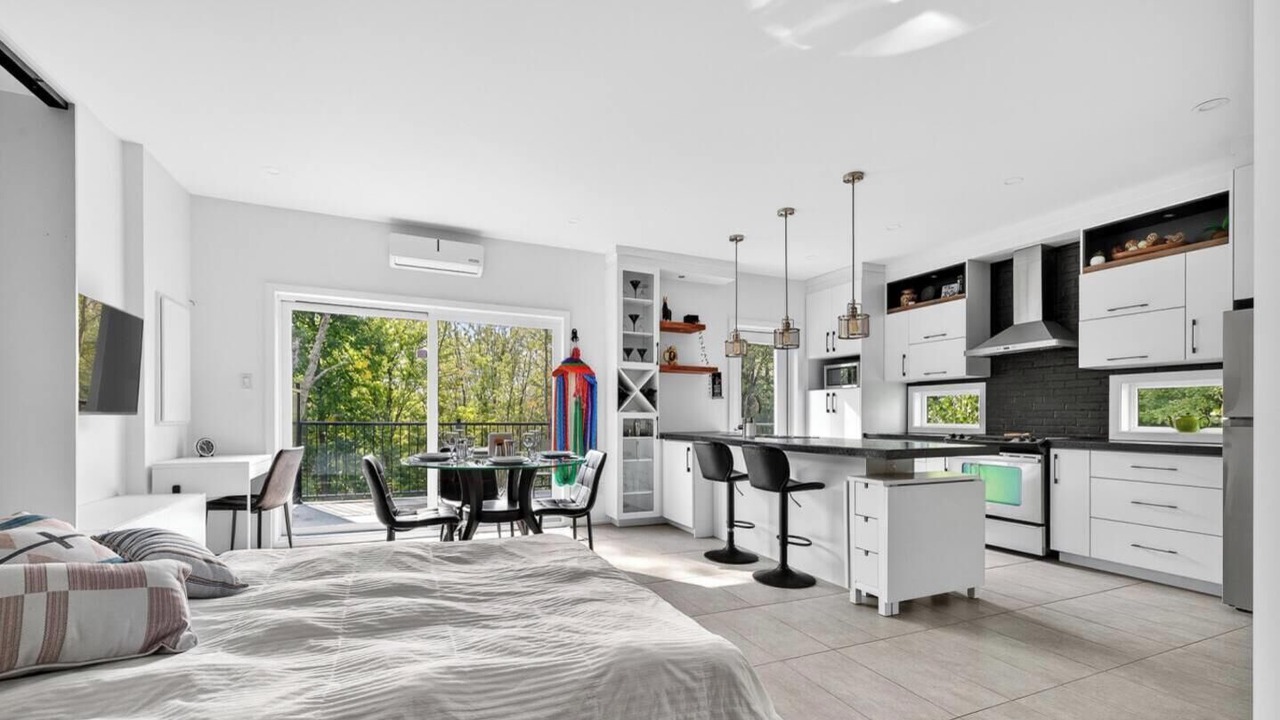 Photo of Bedroom in Communaute-Urbaine-de-l'Outaouais