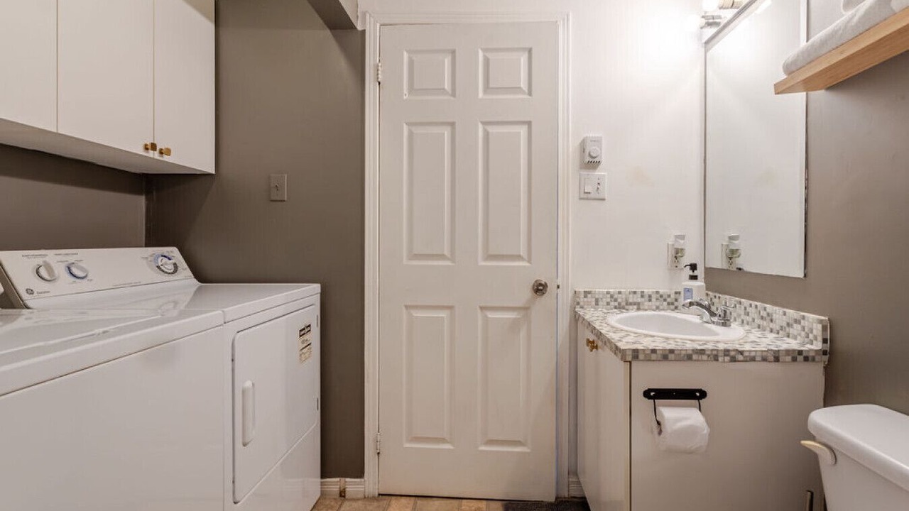 Photo of Bathroom in Cite Multimedia
