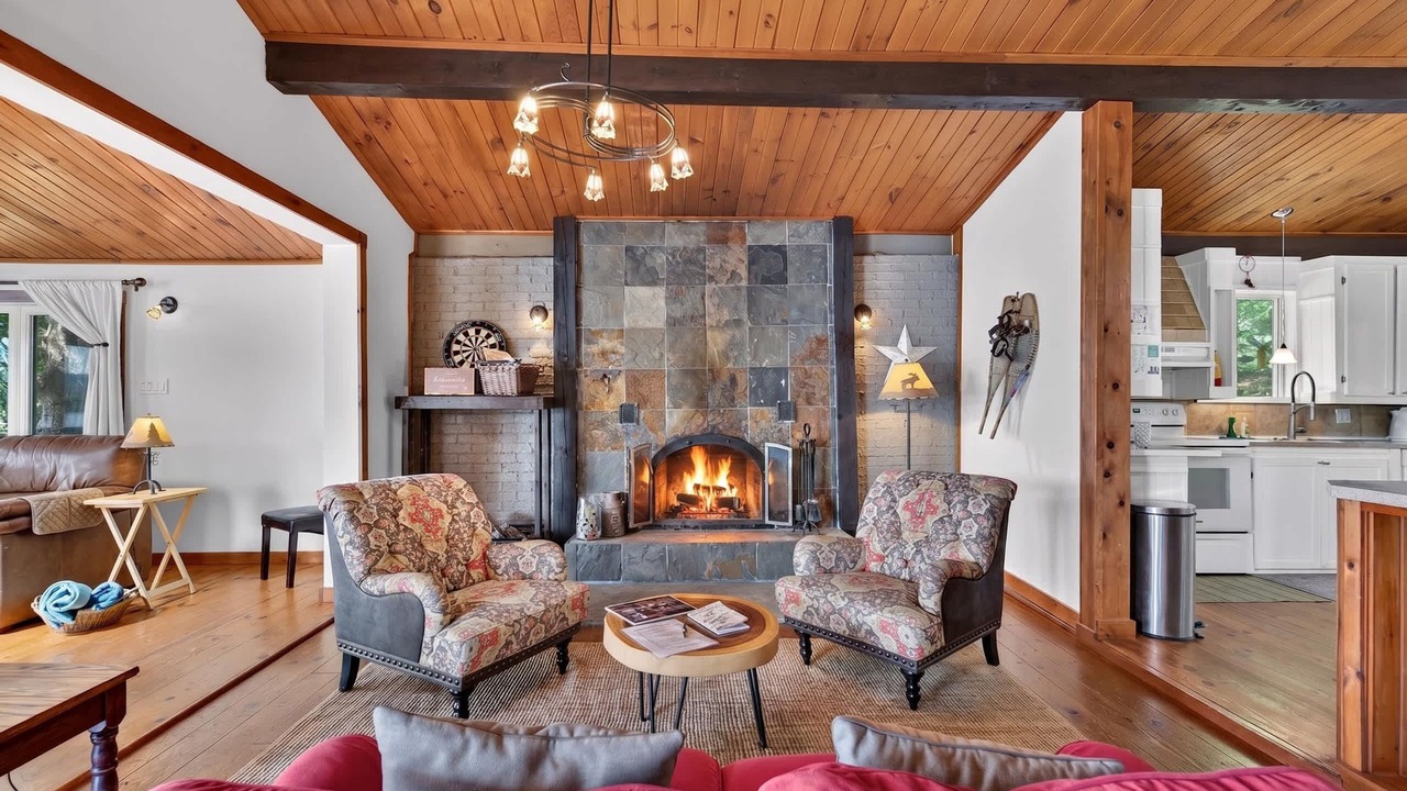 Photo of Livingroom in Amherst
