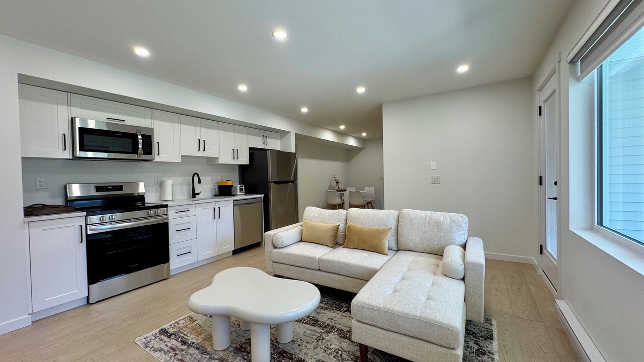 Photo of Livingroom in Langley
