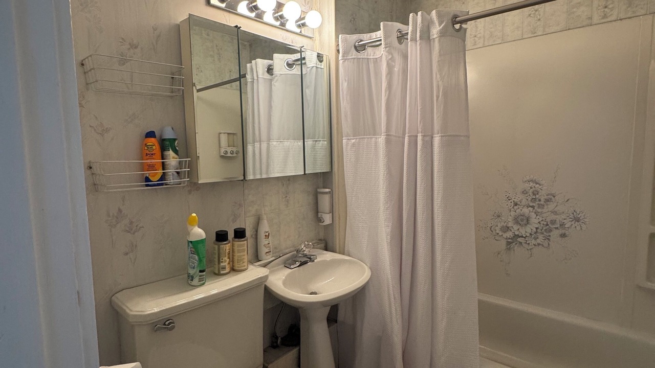Photo of Bathroom in Inner Harbour