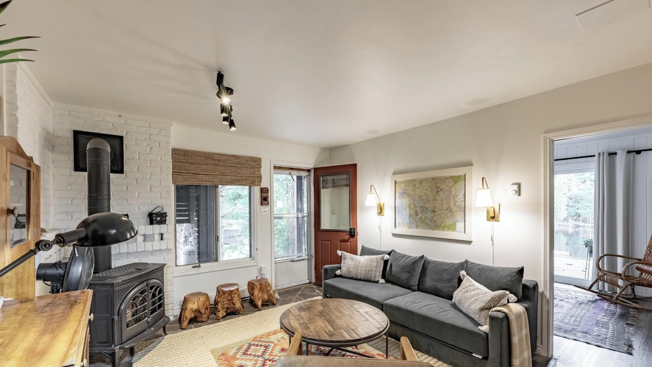Photo of Bedroom in Muskoka Lakes