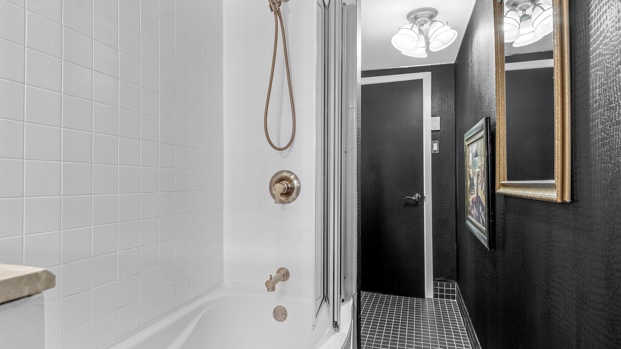 Photo of Bathroom in Desjardins