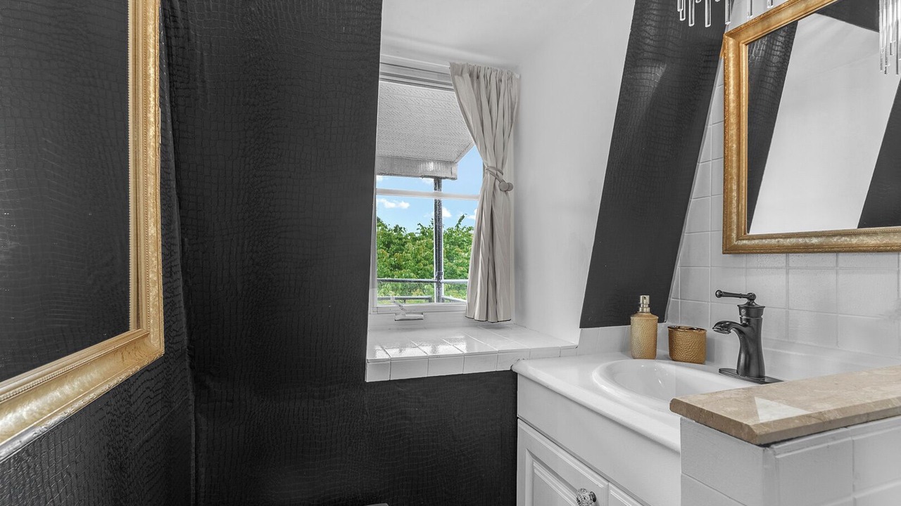 Photo of Bathroom in Desjardins