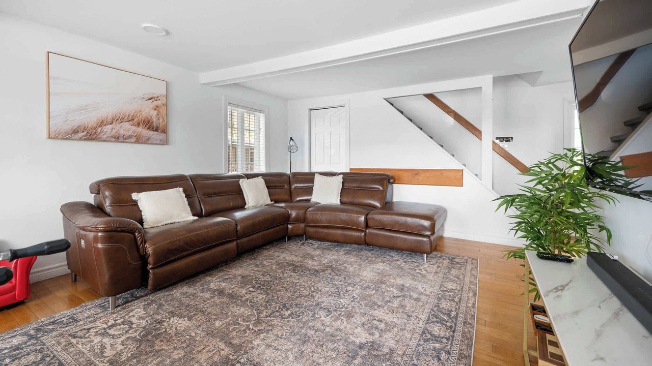 Photo of Livingroom in Petite-Riviere-Saint-Francois