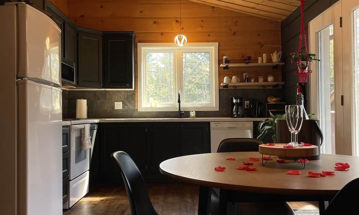 Photo of Kitchen in Notre-Dame-de-la-Merci