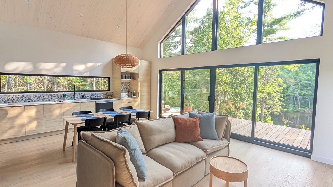 Photo of Livingroom in Saint-Alphonse-Rodriguez