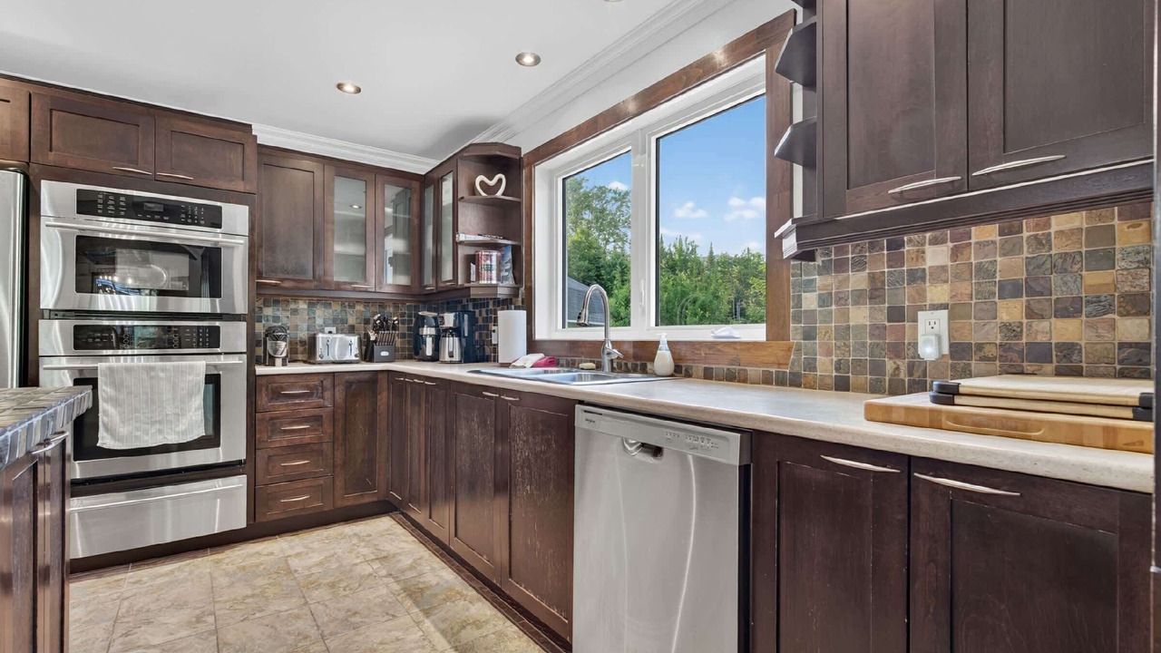 Photo of Kitchen in Val-des-Lacs