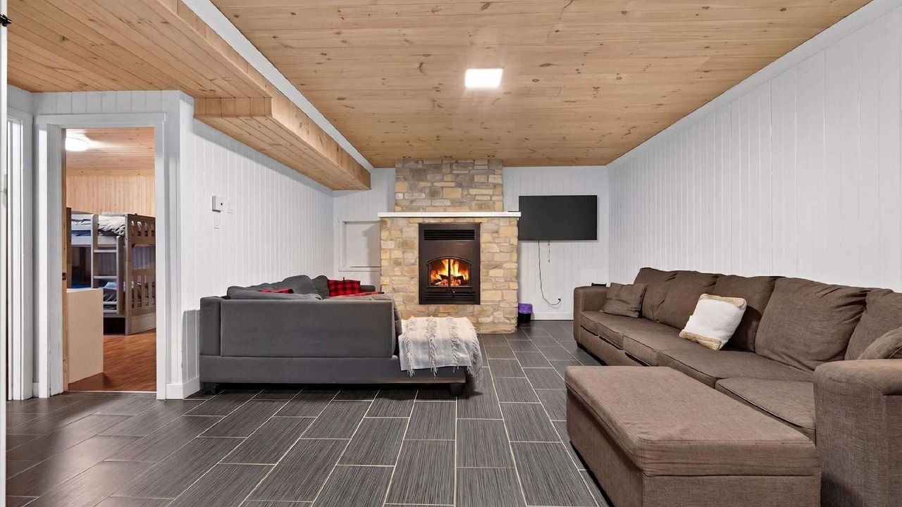 Photo of Livingroom in Val-des-Lacs