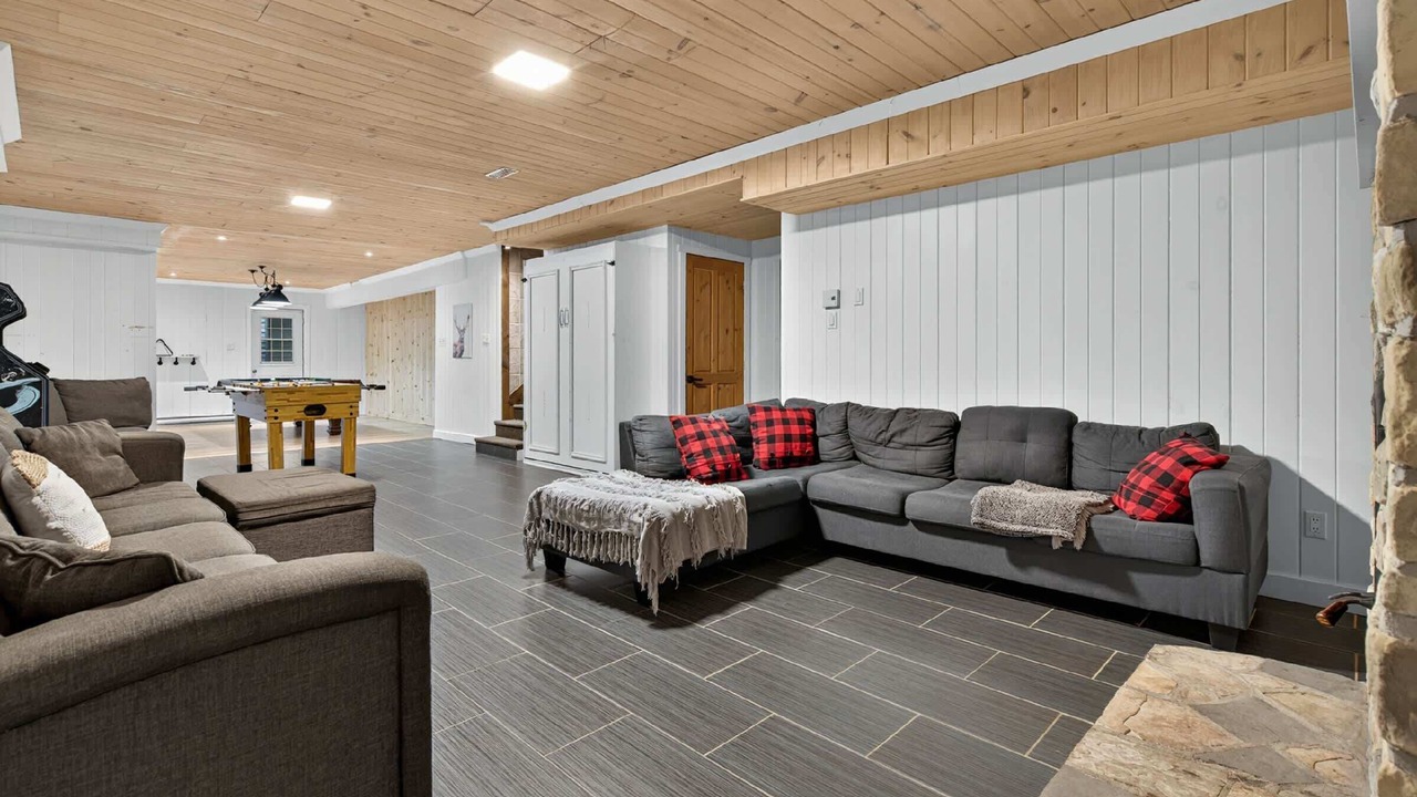 Photo of Livingroom in Val-des-Lacs
