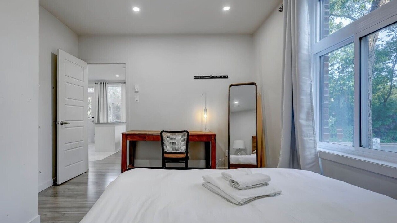 Photo of Bedroom in Cote-Des-Neiges—Notre-Dame-De-Grace