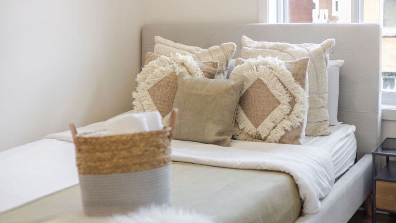 Photo of Bedroom in Cote-Des-Neiges—Notre-Dame-De-Grace