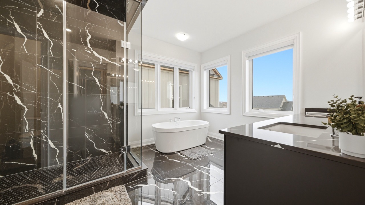 Photo of Bathroom in Oro-Medonte
