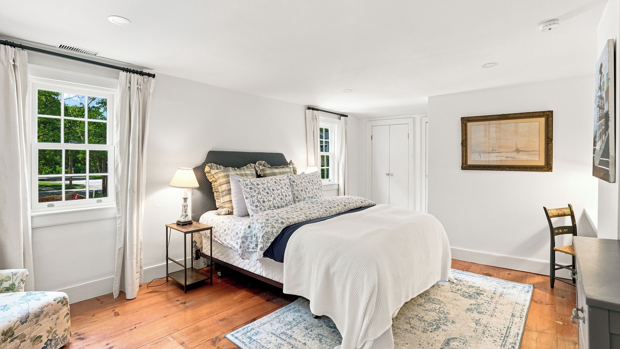 Photo of Bedroom in Old Town Historic District