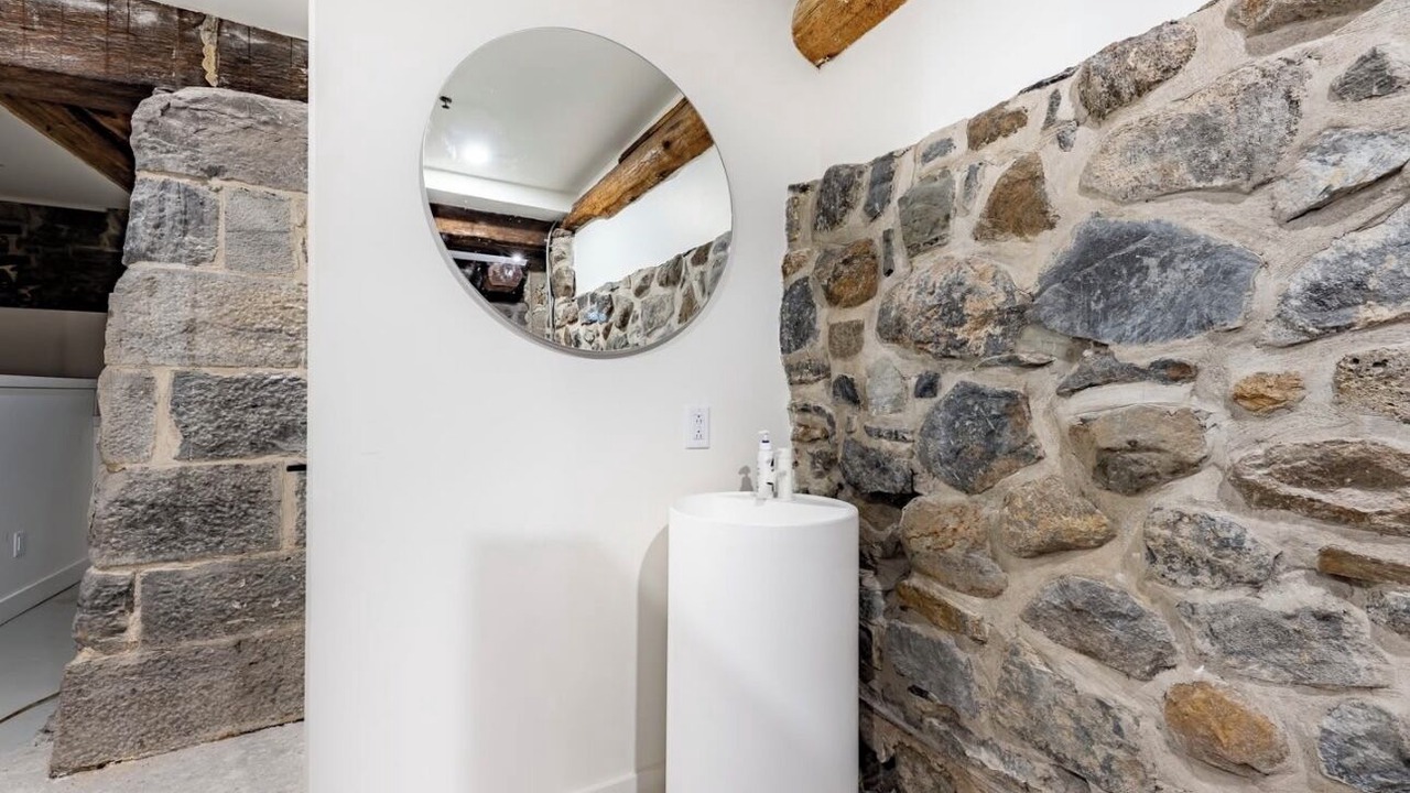 Photo of Bathroom in Cite Multimedia