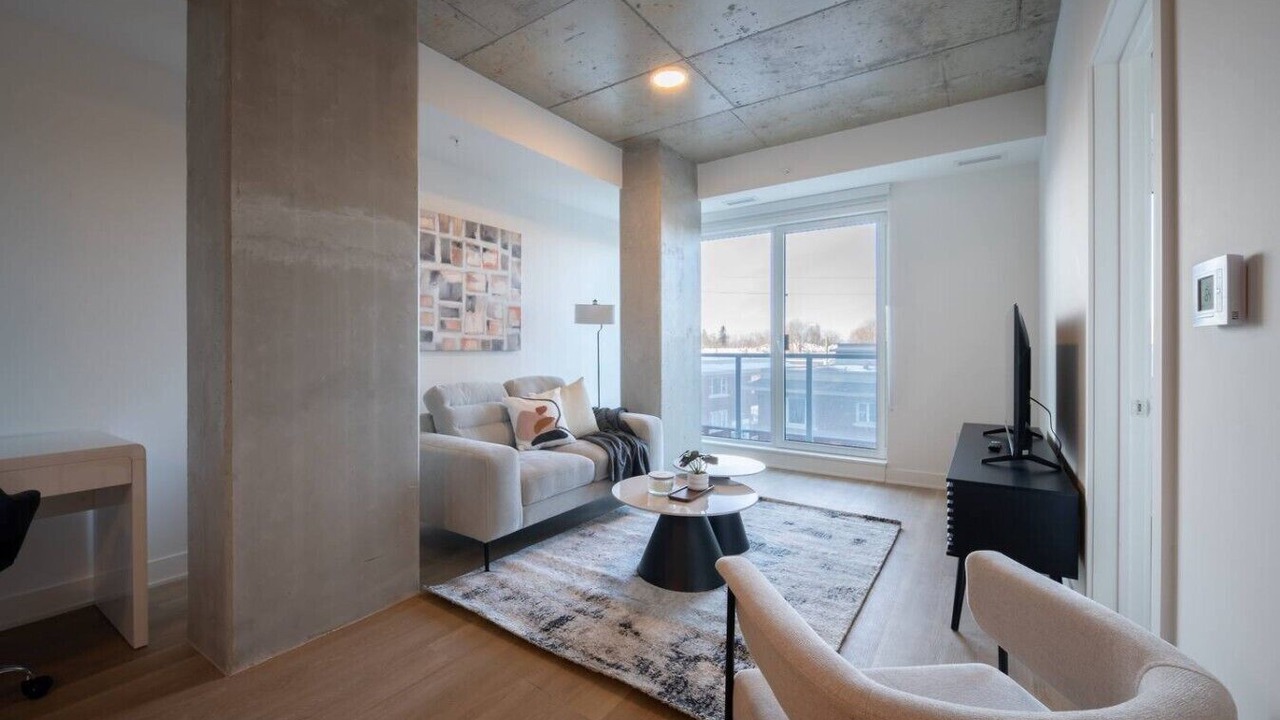 Photo of Livingroom in Carlingwood - McKellar Park - Laurentien View
