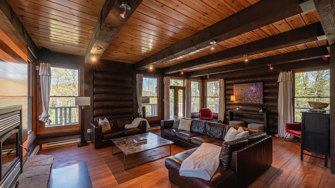 Photo of Livingroom in Lac-Superieur