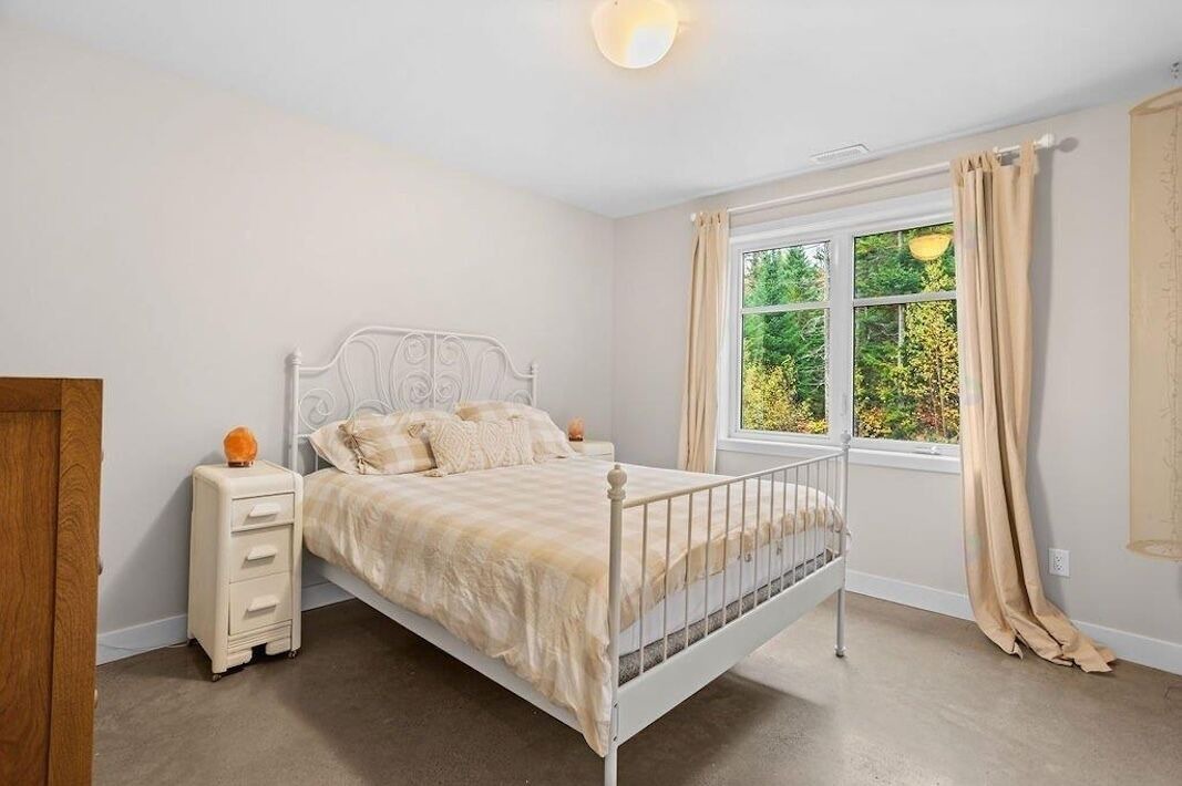 Photo of Bedroom in St-Adolphe-d'Howard