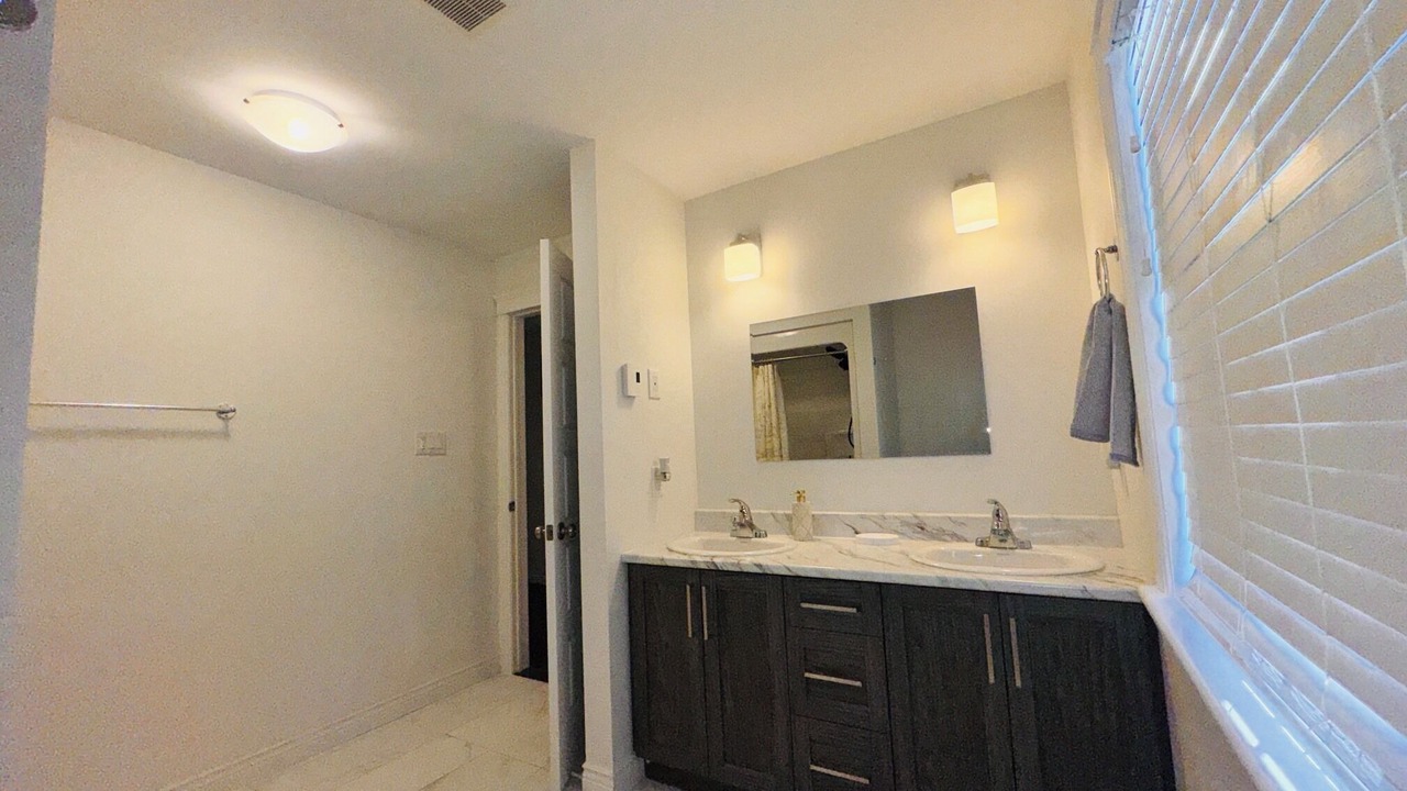 Photo of Bathroom in Dieppe
