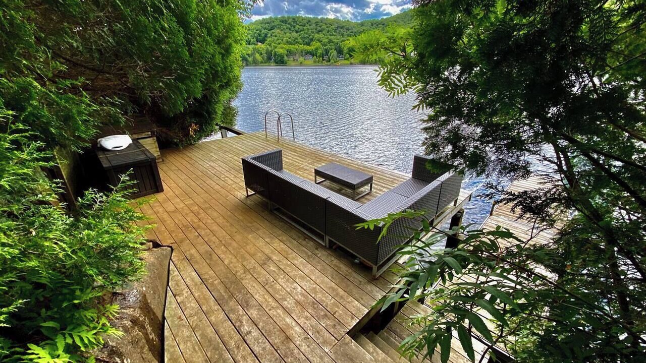 Photo of Patio Balcony in St-Adolphe-d'Howard