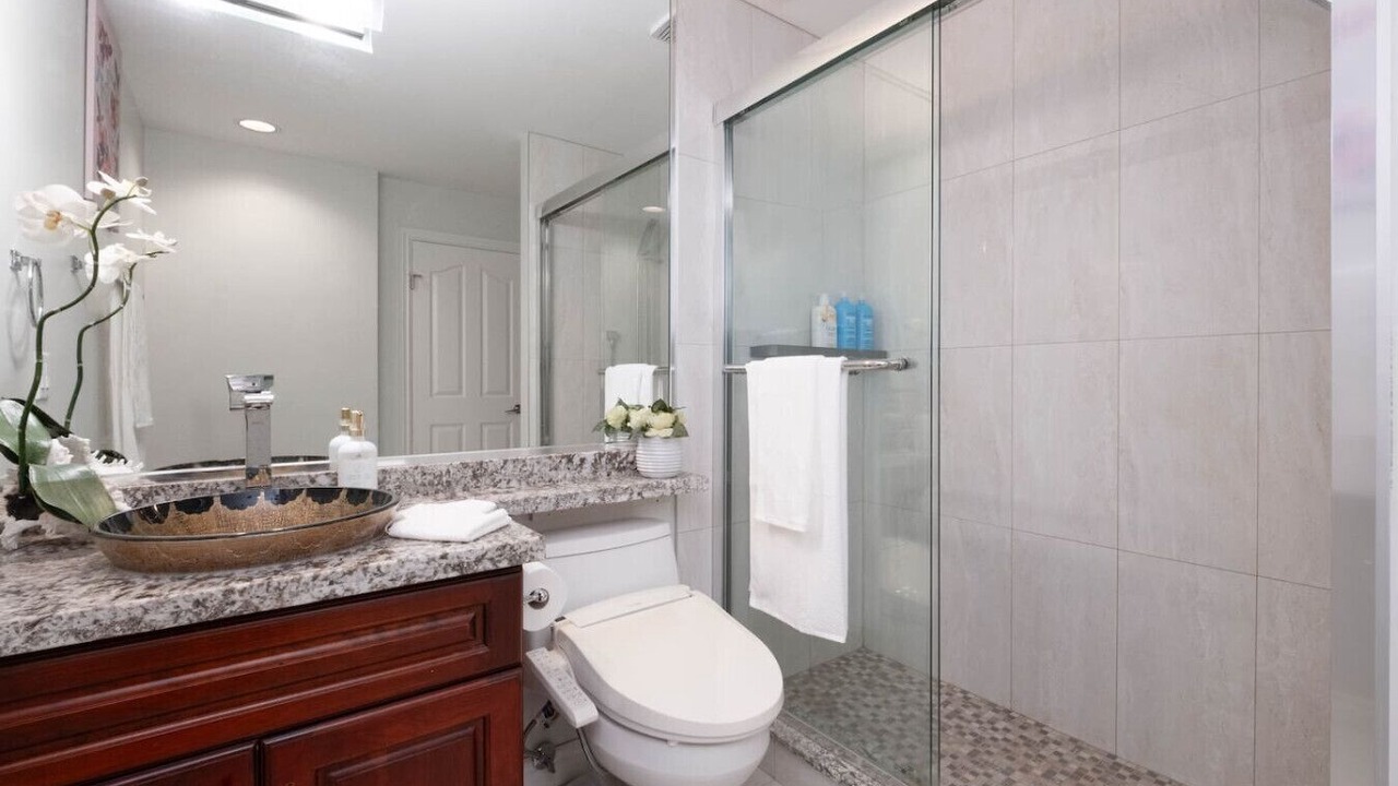 Photo of Bathroom in Arbutus Ridge
