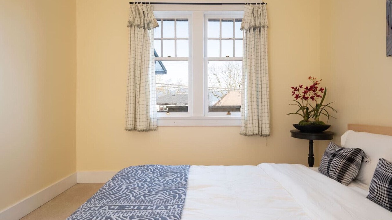Photo of Bedroom in West Point Grey
