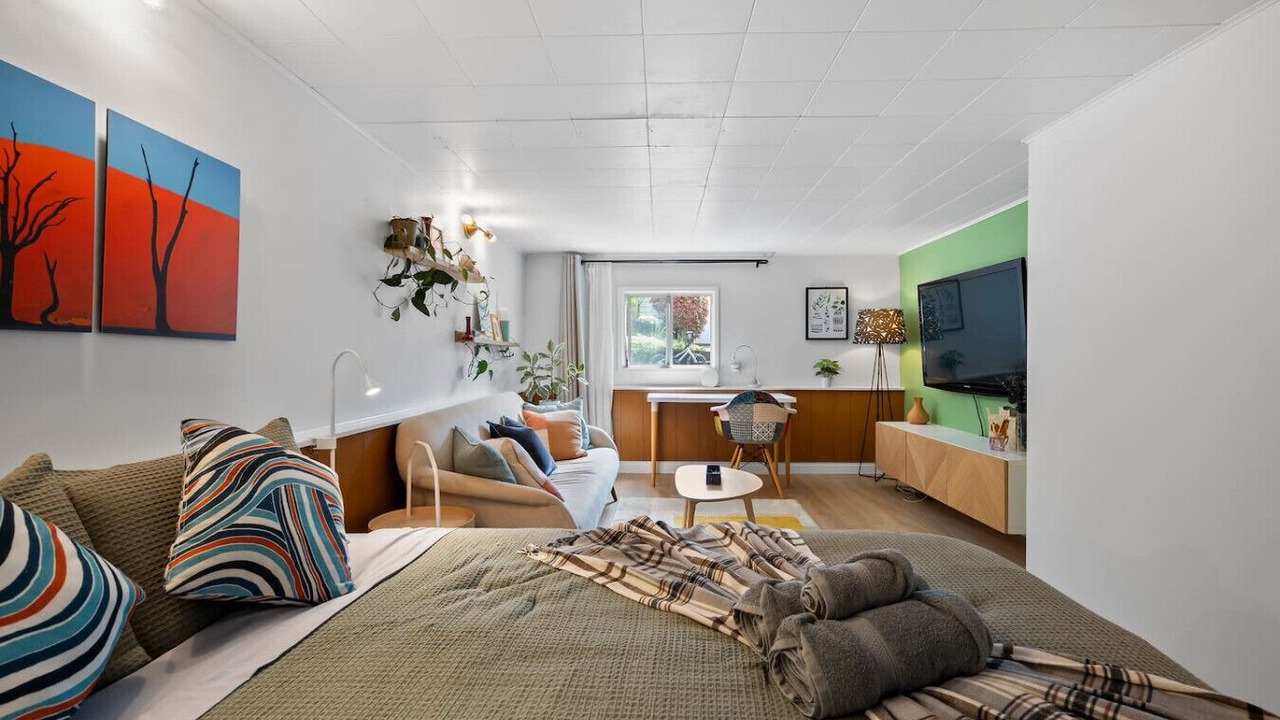 Photo of Livingroom in West Point Grey