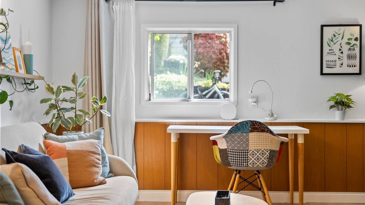 Photo of Livingroom in West Point Grey