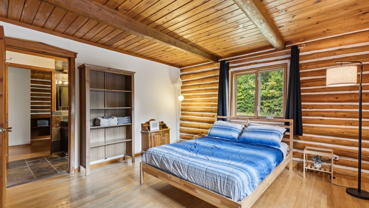 Photo of Bedroom in Ste-Lucie-des-Laurentides