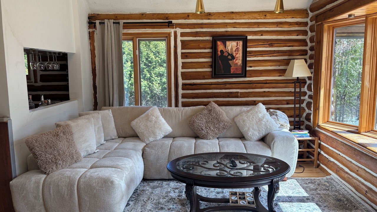 Photo of Livingroom in Ste-Lucie-des-Laurentides