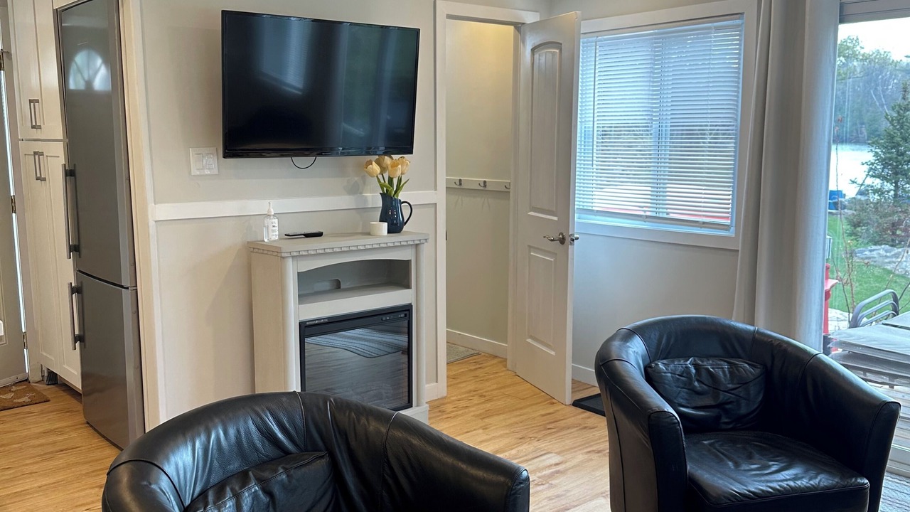 Photo of Livingroom in Gravenhurst