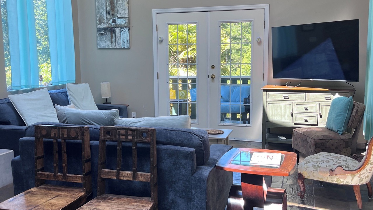 Photo of Livingroom in East Sooke