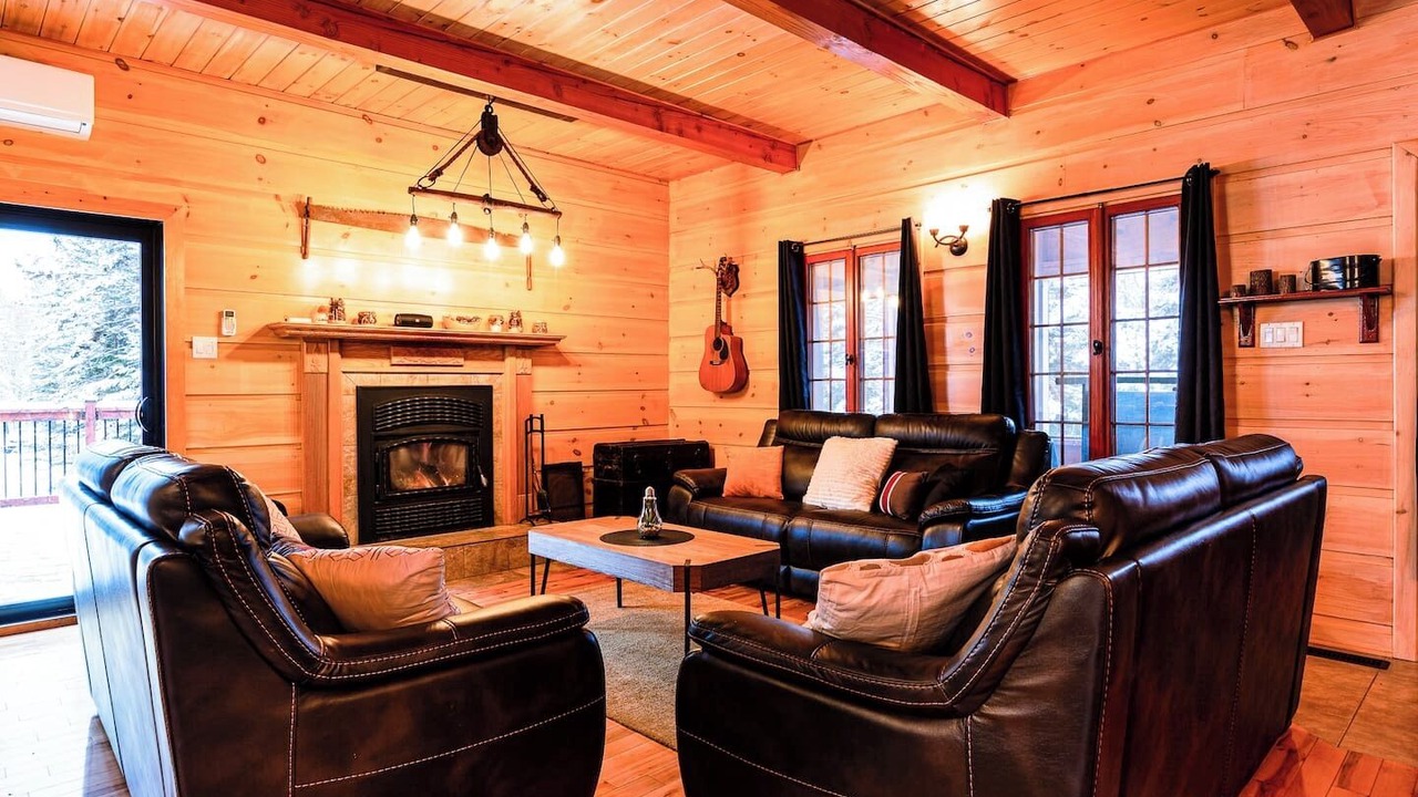 Photo of Livingroom in Chertsey