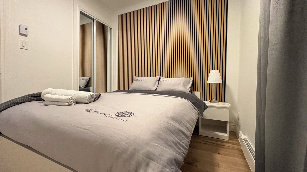 Photo of Bedroom in Cote-Des-Neiges—Notre-Dame-De-Grace