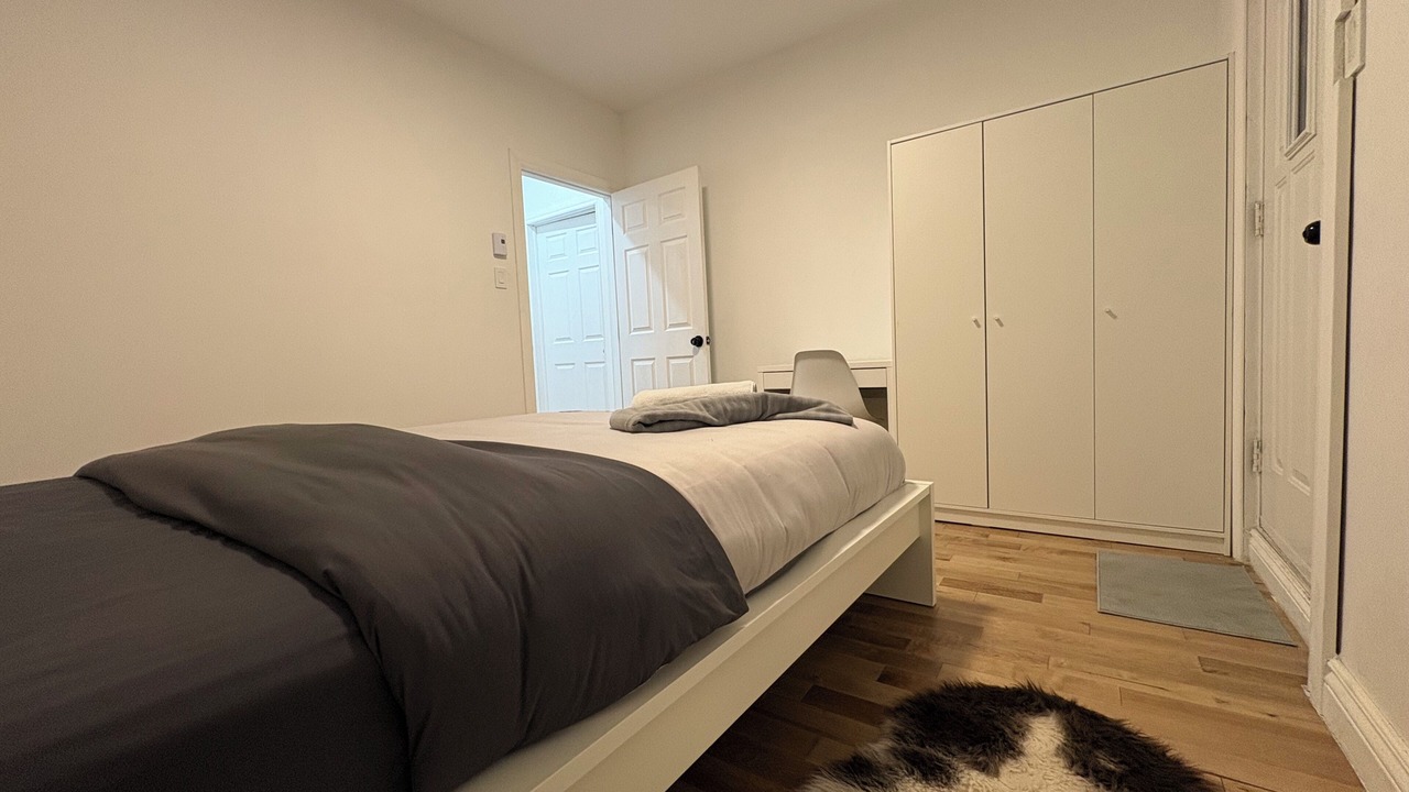 Photo of Bedroom in Cote-Des-Neiges—Notre-Dame-De-Grace