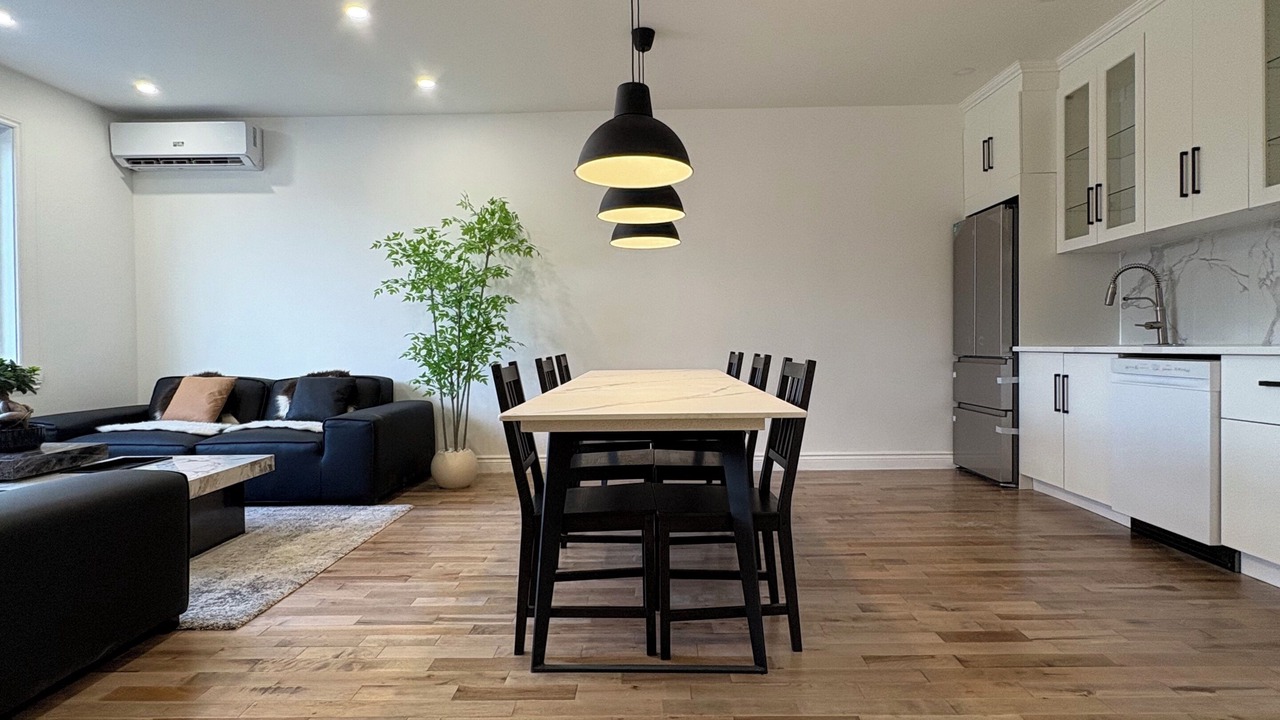Photo of Livingroom in Cote-Des-Neiges—Notre-Dame-De-Grace