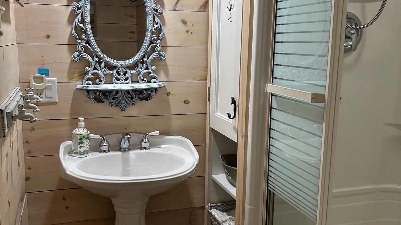 Photo of Bathroom in Wiarton