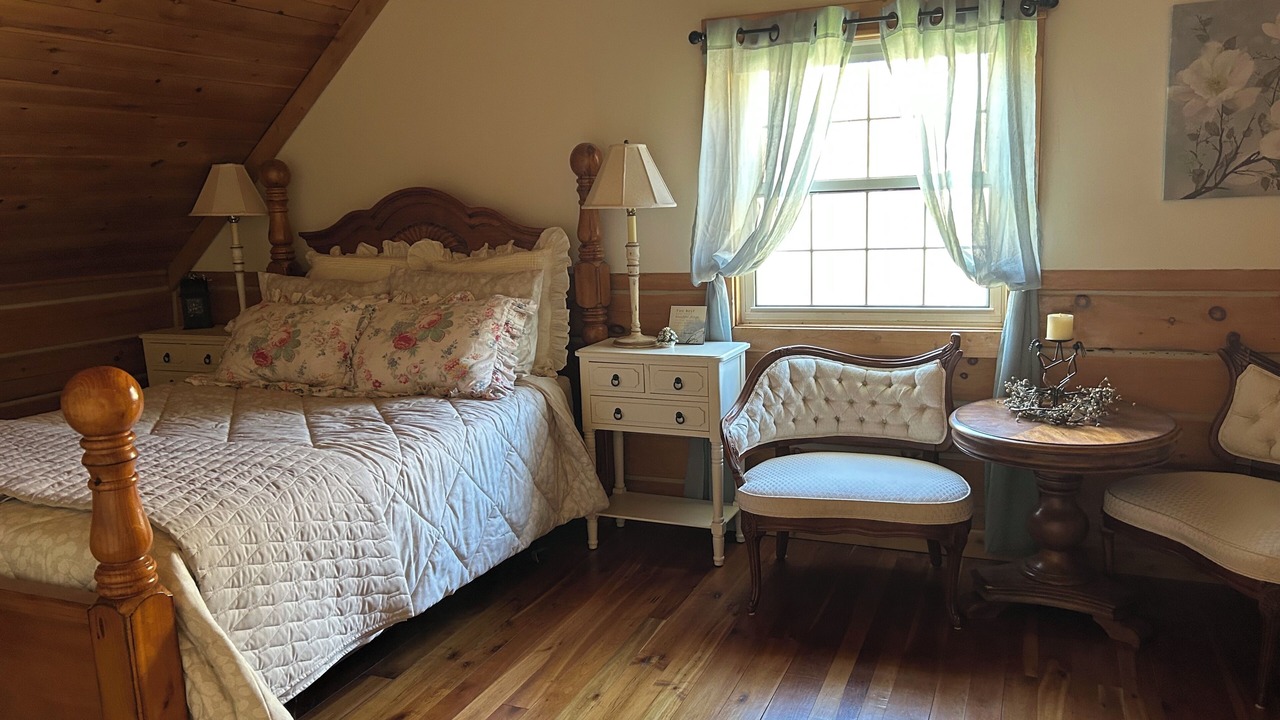 Photo of Bedroom in Wiarton