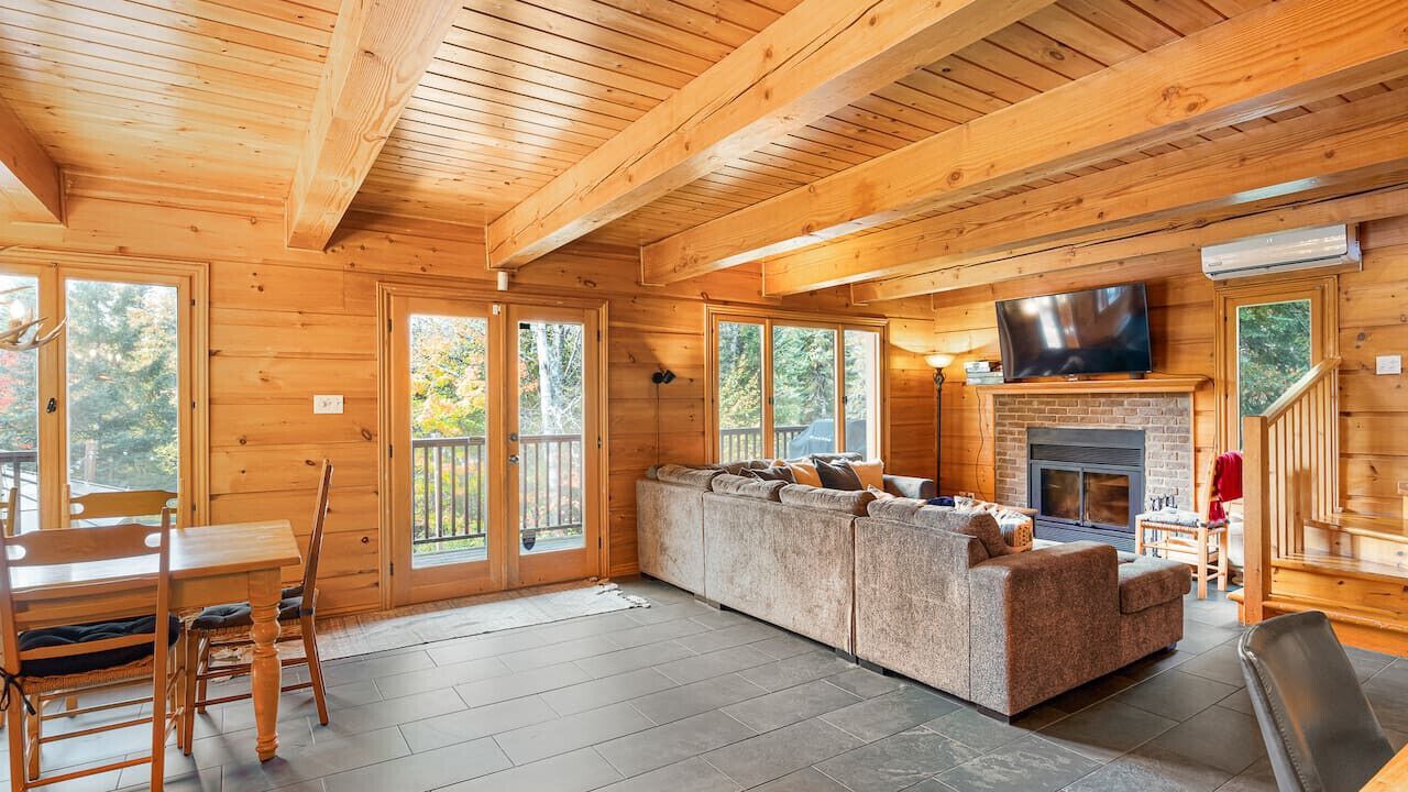 Photo of Livingroom in Lac-Superieur