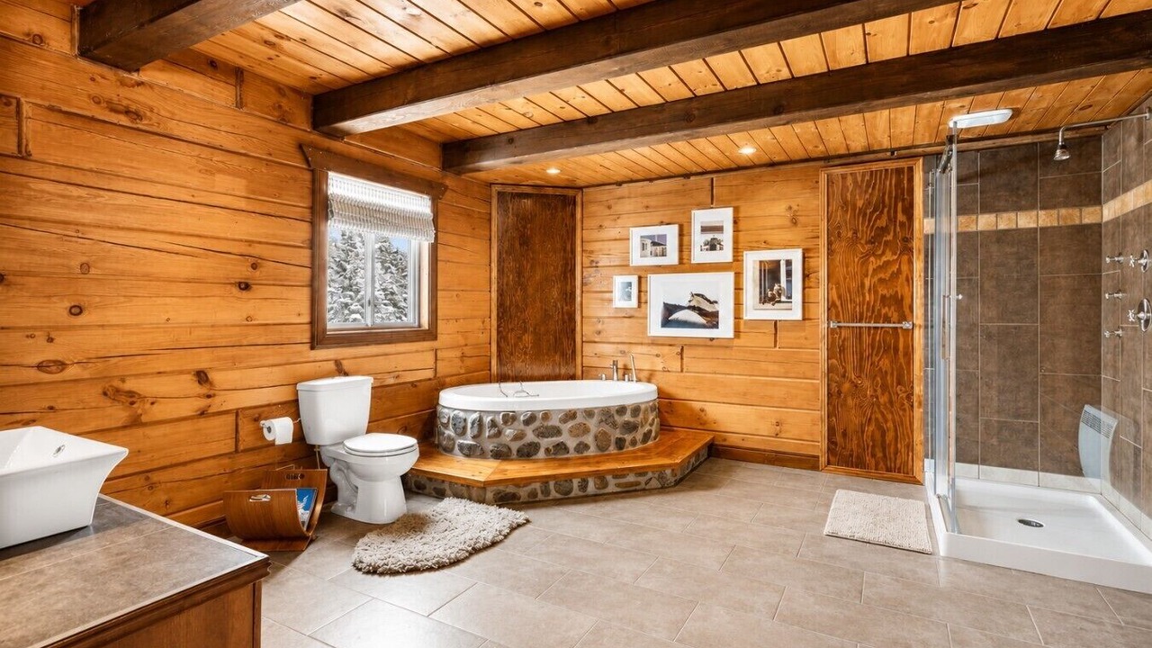 Photo of Bathroom in Notre-Dame-de-la-Merci