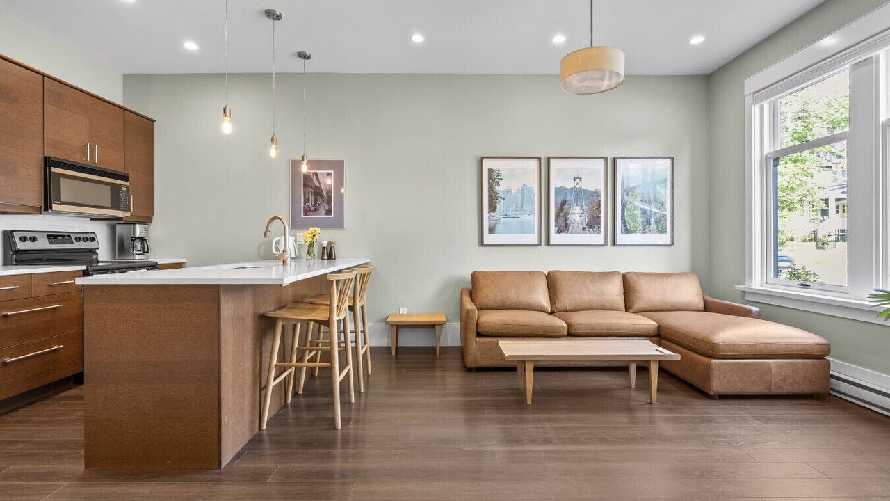 Photo of Livingroom in Riley Park