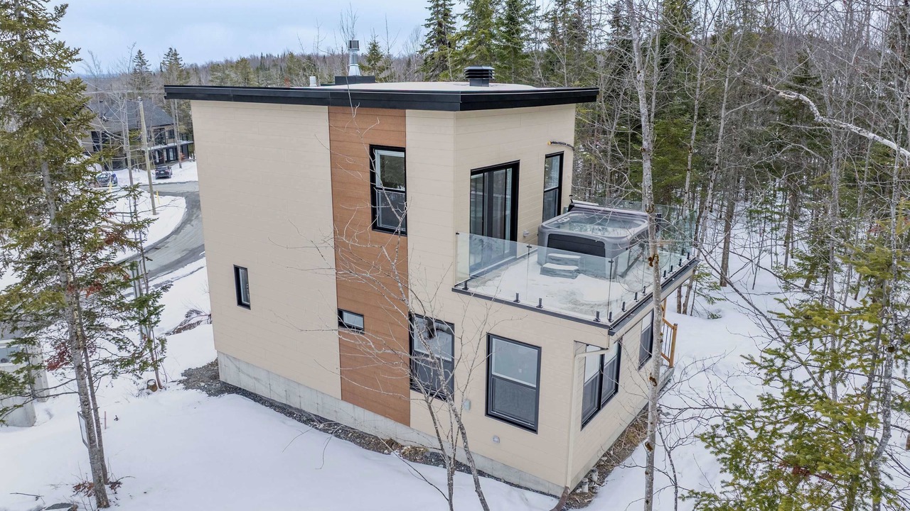 Photo of Outdoor in Adstock