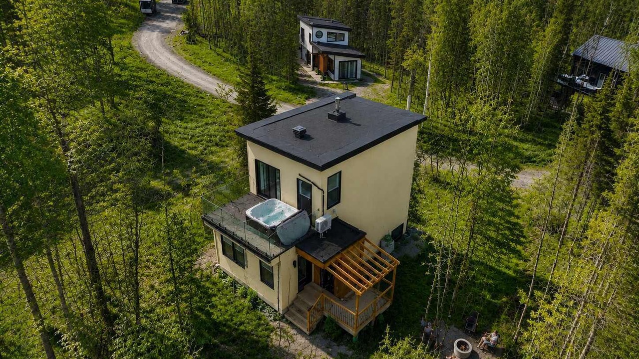 Photo of Outdoor in Adstock