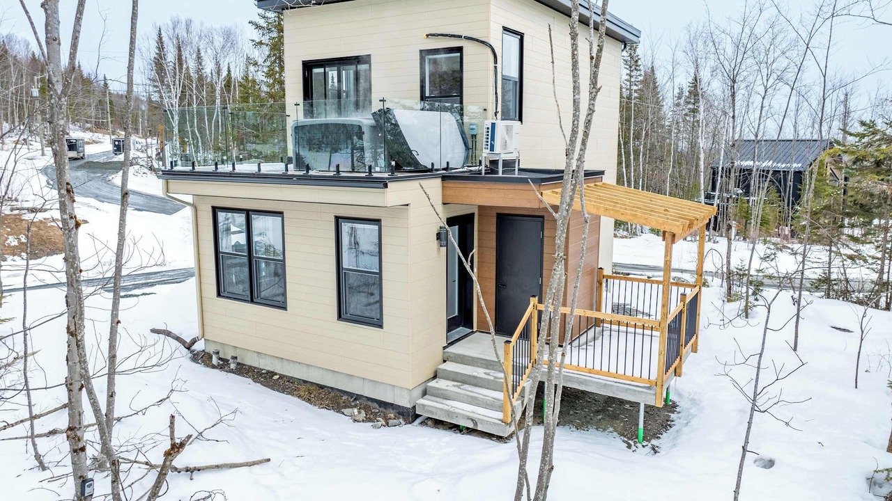 Photo of Outdoor in Adstock