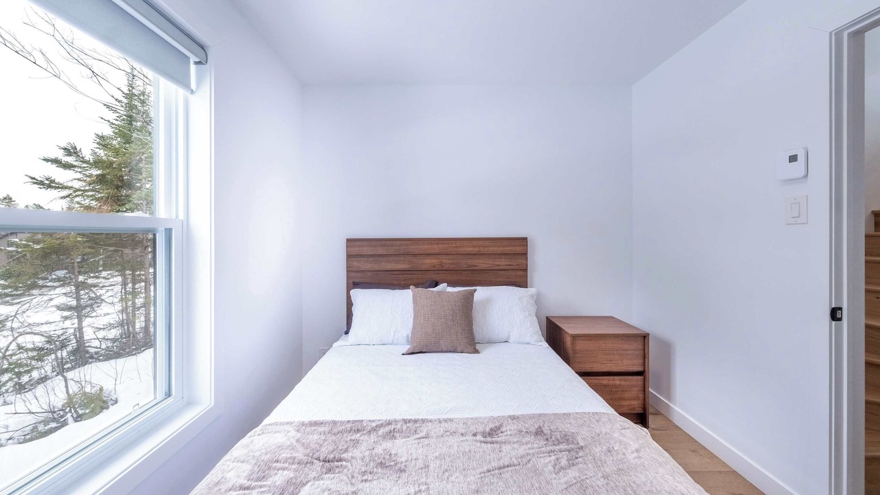 Photo of Bedroom in Adstock