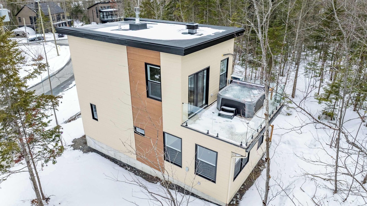 Photo of Outdoor in Adstock