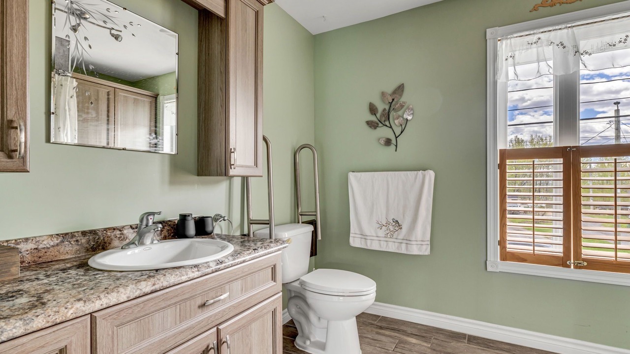 Photo of Bathroom in Notre-Dame-des-Laurentides