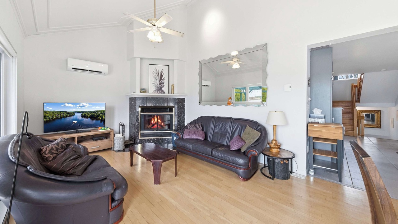 Photo of Livingroom in Saint-Evariste-de-Forsyth