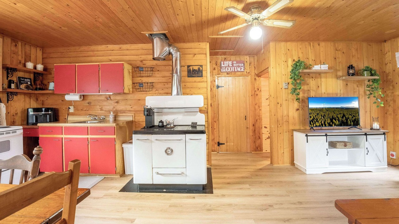 Photo of Kitchen in Saint-Leon-de-Standon