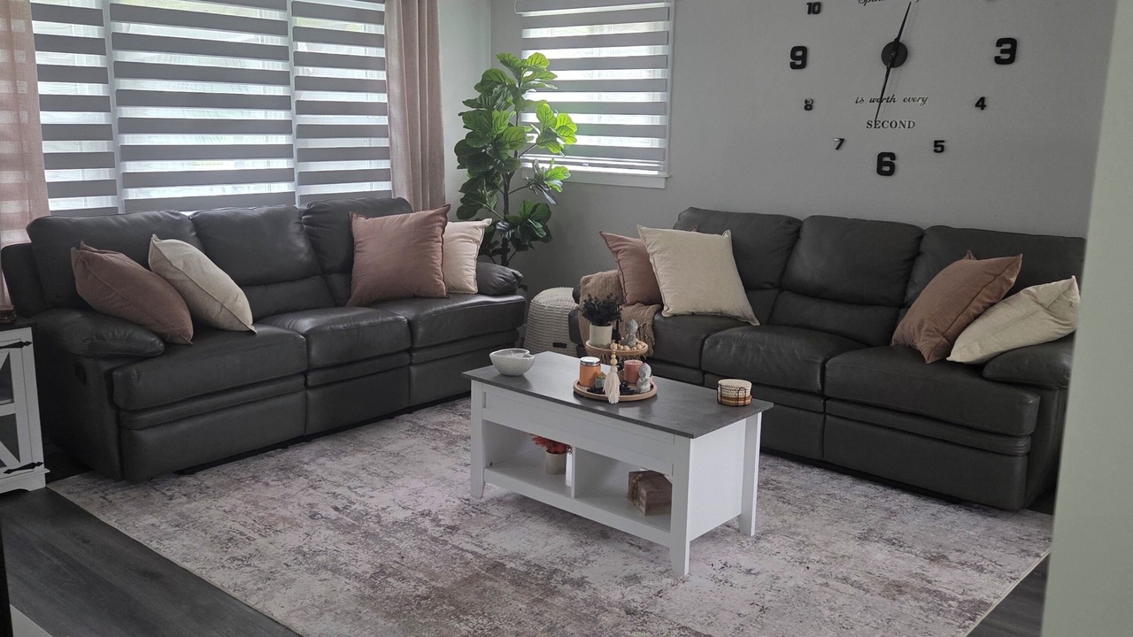 Photo of Livingroom in Greater Napanee